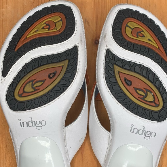 Indigo by Clarks White Leather Slides with Leather Flowers 9M in New Condition - Picture 4 of 13